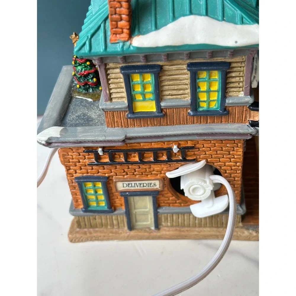 Vintage Caddington West End Depot Christmas Village Lighted Train Station‎